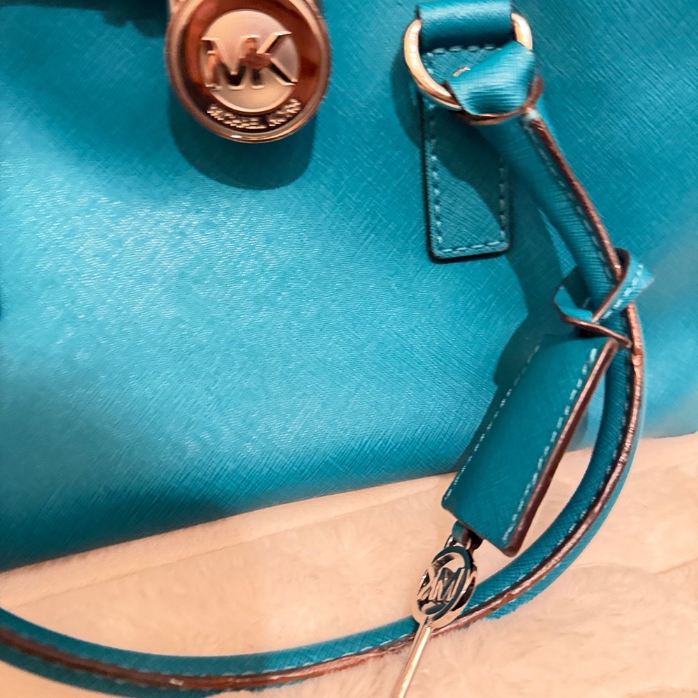 Michael Kors Turquoise Saffiano leather Hamilton tote bag .Gold Hardware - Picture 4 of 11